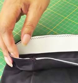 How-to-Sew-Elastic-Waistband-With-Casing