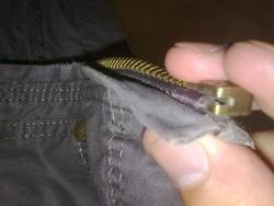 Avoiding-Fabric-Caught-in-Zipper