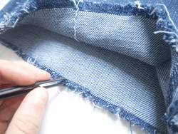 How-to-Stop-Frayed-Jeans-From-Fraying