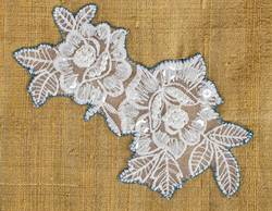 Ways-to-Attach-Beaded-Applique-to-Fabric