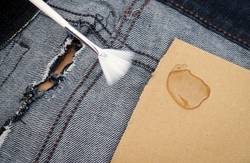 Best-Fabric-Glue-for-Patching-Jeans