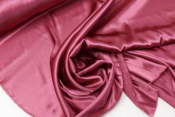 Does-Silk-Fray-(How-to-Keep-Silk-From-Fraying-Easily)