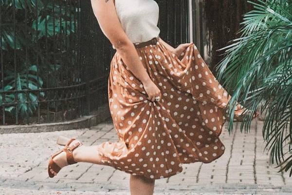 How-to-Alter-a-Skirt-That-Is-Too-Small-(Too-Big-or-Long)