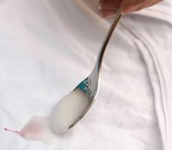 How-to-Remove-Fabric-Glue-From-Nylon