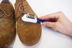 Remove-Scuff-Marks-From-Suede-Shoes