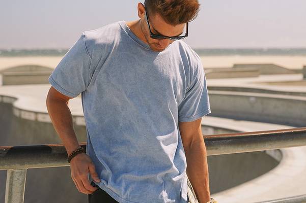 How-To-Alter-a-T-Shirt-Thats-Too-Small-or-Big-Easy-Tips