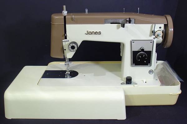 The-Jones-Sewing-Machine-Company-History-(Value-and-Review)