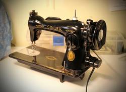 What-Makes-a-Sewing-Machine-Vintage