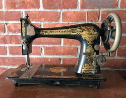 What-is-the-Best-Vintage-Sewing-Machine