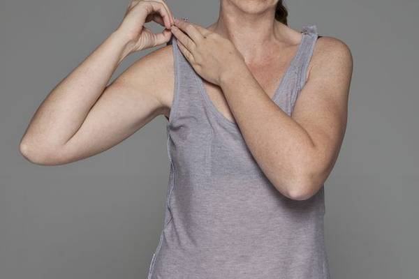 How to Adjust Tank Top Straps