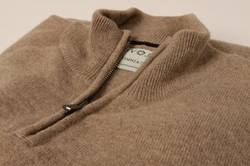 Does-Wool-Stretch-With-Wear