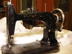 How-to-Remove-Rust-From-Old-Sewing-Machine