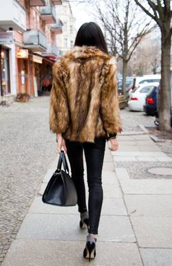 How-to-Wear-a-Fur-Coat-Casually