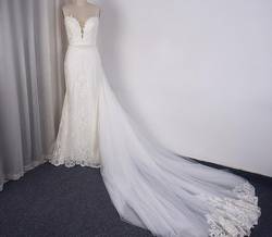 Tulle-vs-Chiffon-Wedding-Dress