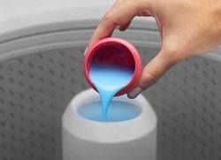 Can-You-Add-Fabric-Softener-With-Detergent