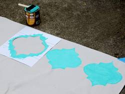 How-to-Spray-Paint-Canvas-Fabric