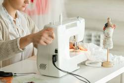 What-do-I-Need-to-Know-Before-Buying-a-Sewing-Machine