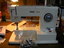 How-do-You-Take-Apart-a-Pfaff-Sewing-Machine